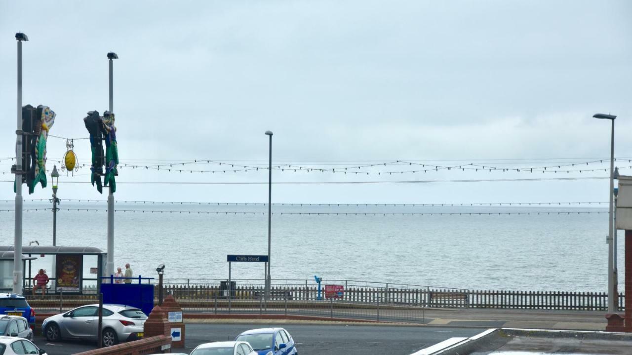 Empress Select Holiday Flats Blackpool Exterior photo